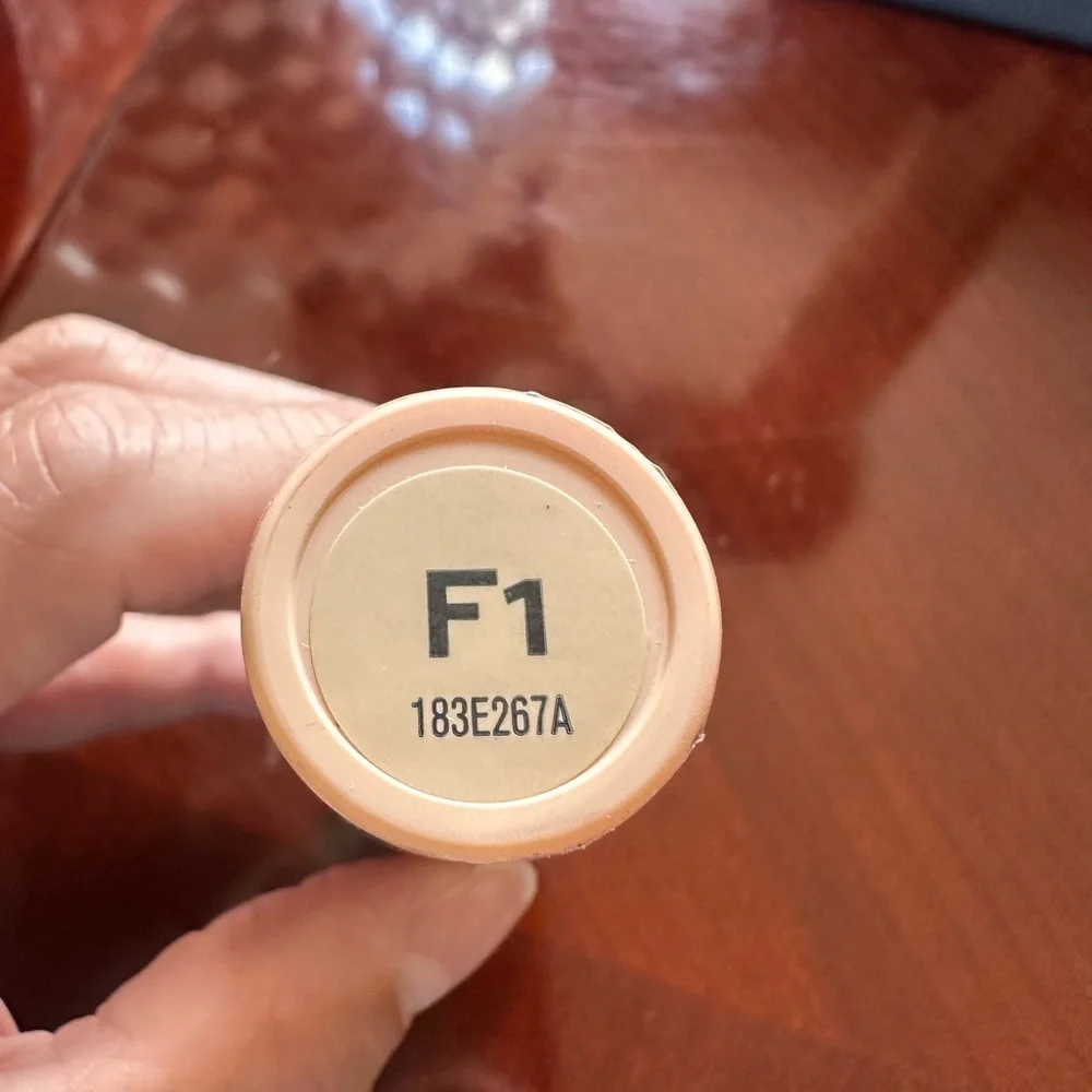 Makeup Revolution Fast Base Stick Foundation‎ F1